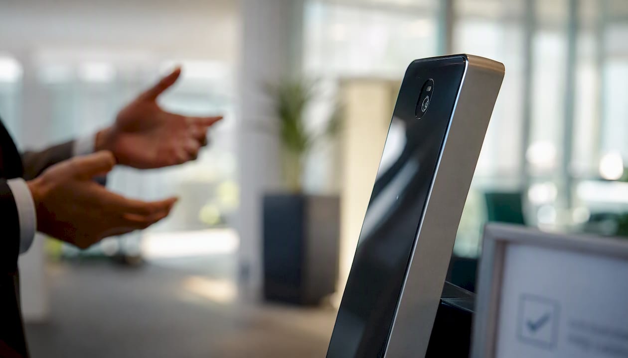 Facial recognition kiosk edge in verification setting